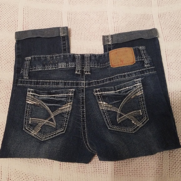 Women's Amethyst Stretch Capris Jeans - Picture 2 of 4